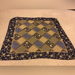 EDA SCARF WRAP 36x36 GUC POLY